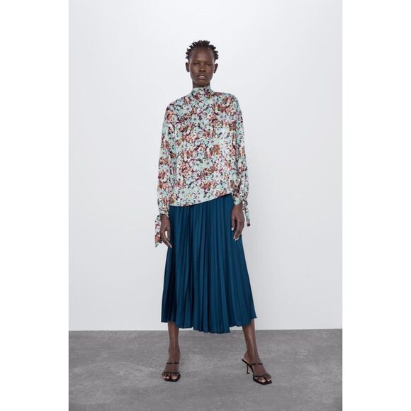 ZARA Floral Print Blouse Flowy Long Sleeve Size XS Tie Neck Romantic Cute - Picture 2 of 11